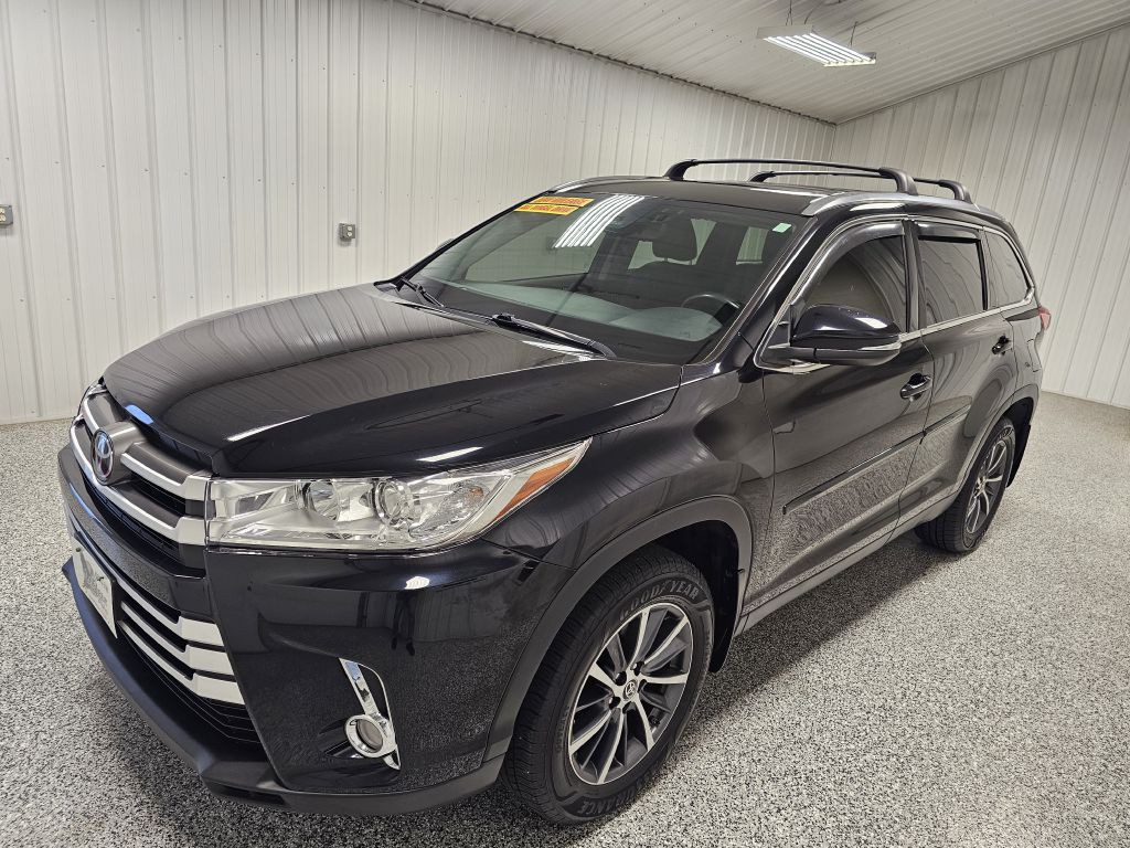 2019 Toyota Highlander Image 1