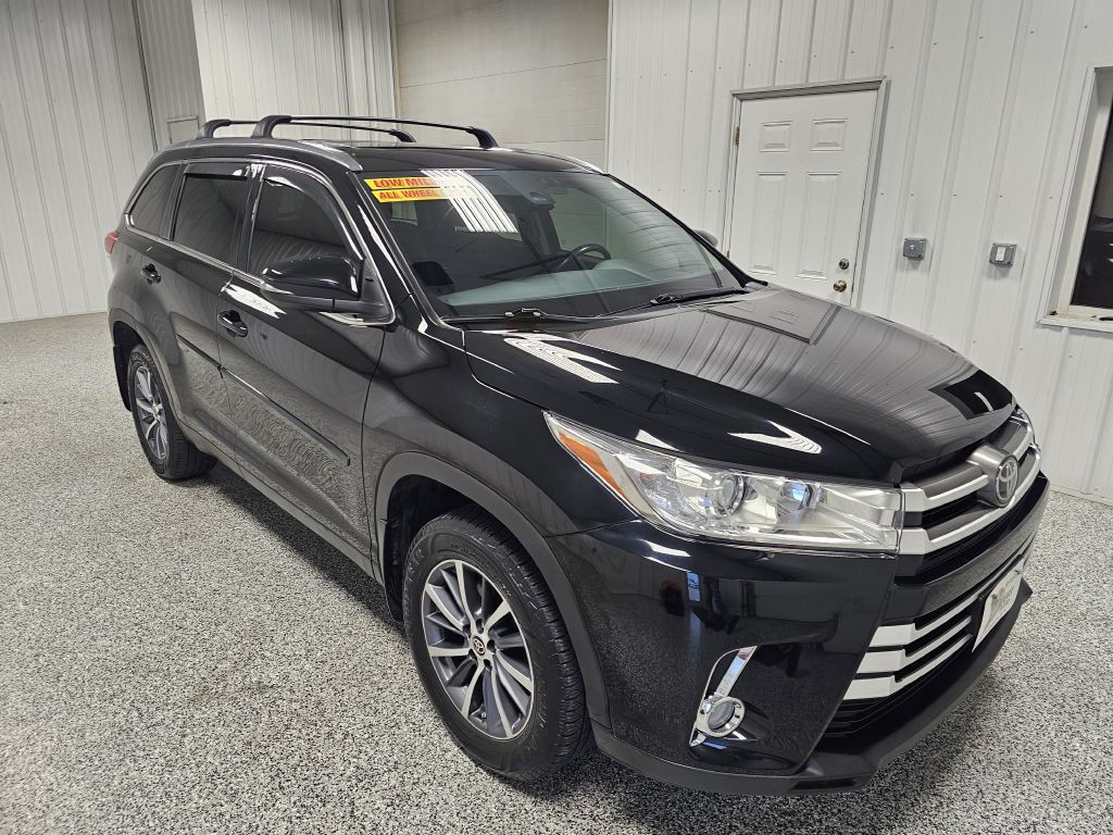 2019 Toyota Highlander Image 2