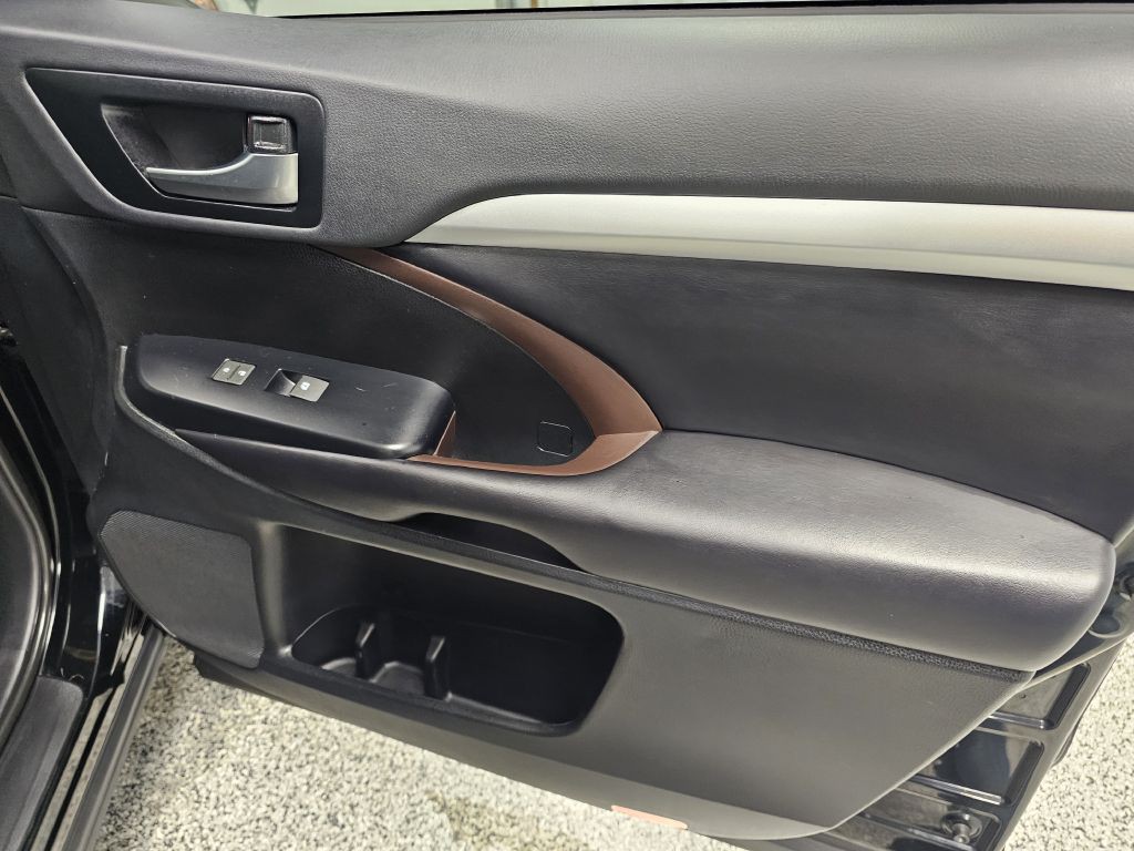 2019 Toyota Highlander Image 17