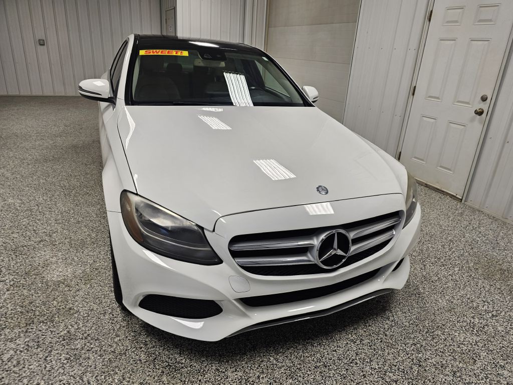 2016 Mercedes-Benz C-Class Image 3