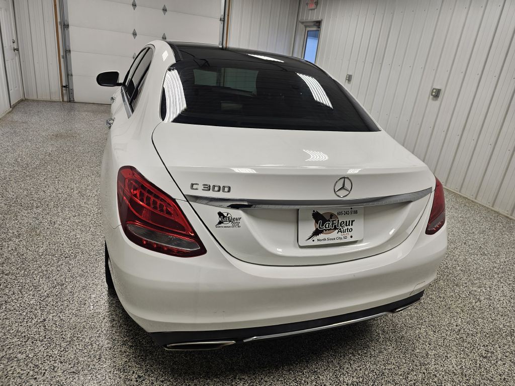 2016 Mercedes-Benz C-Class Image 5