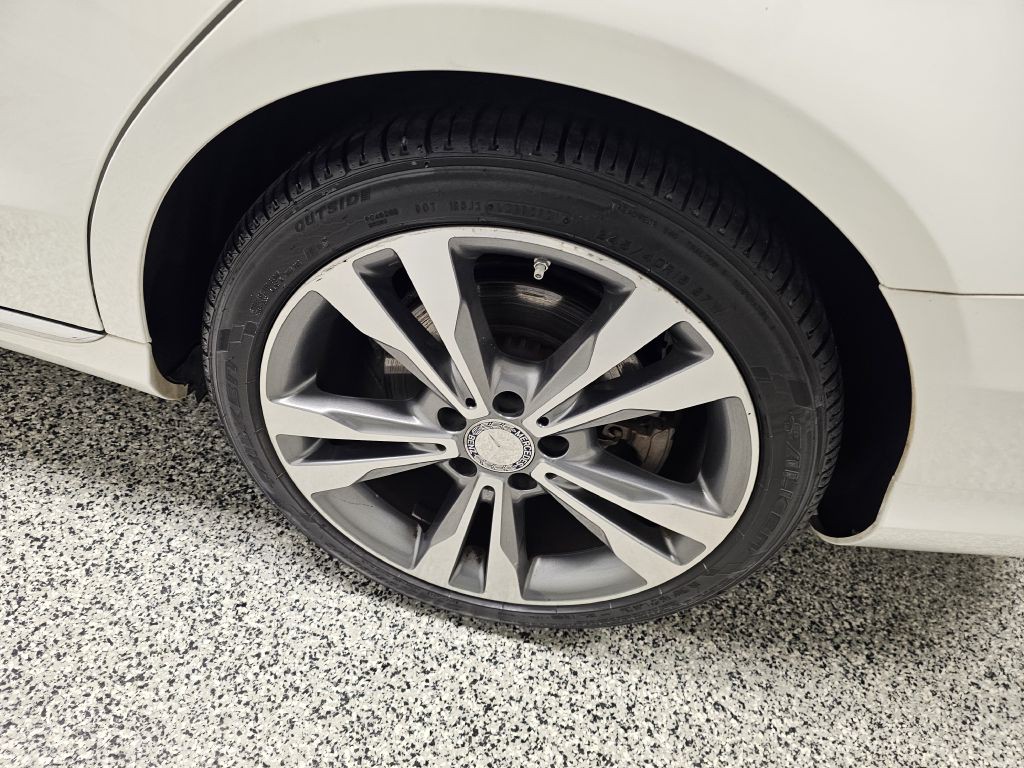 2016 Mercedes-Benz C-Class Image 8