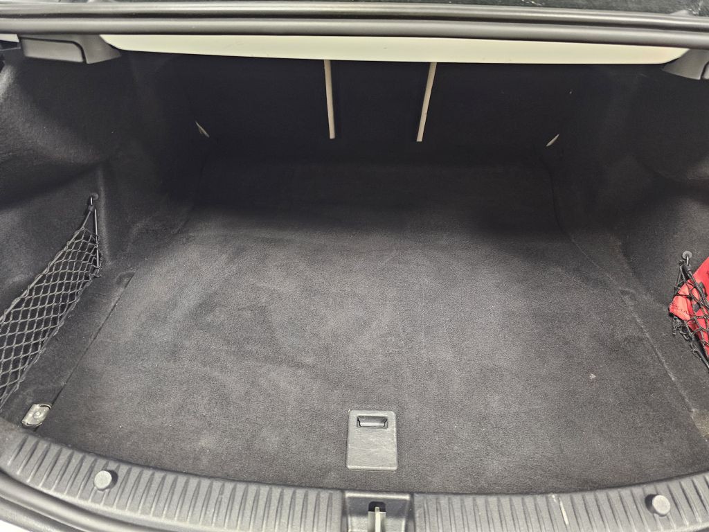 2016 Mercedes-Benz C-Class Image 13