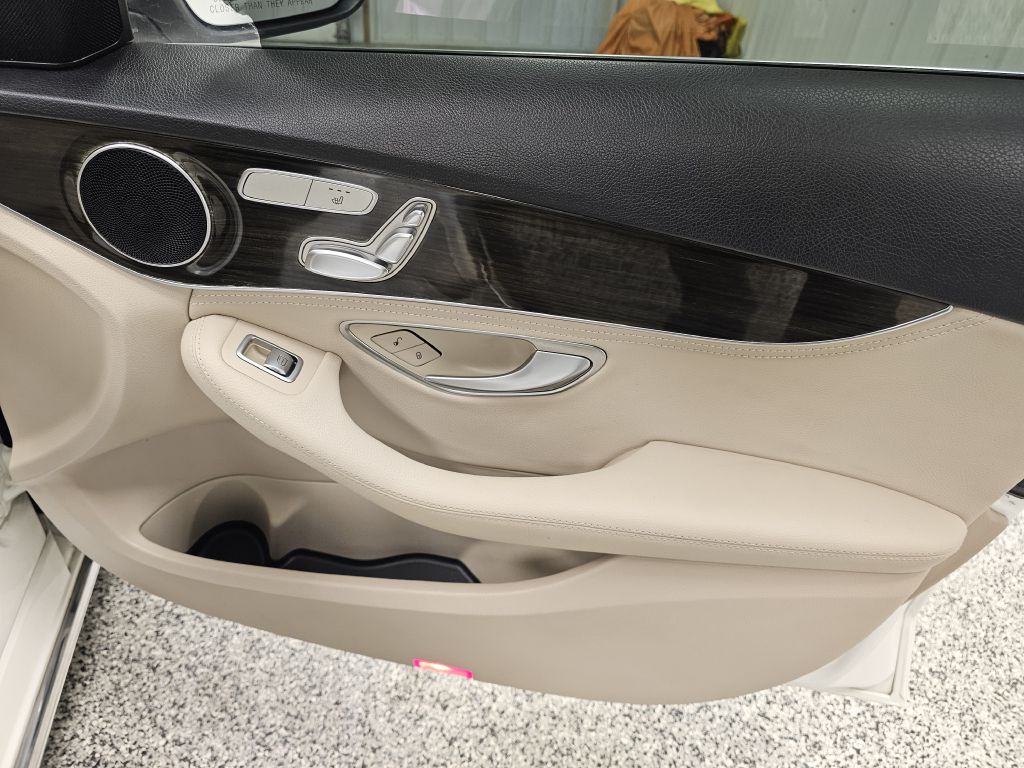 2016 Mercedes-Benz C-Class Image 16