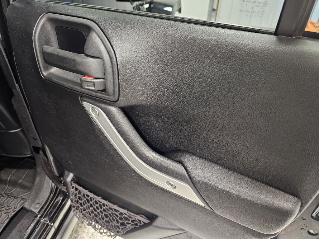 2013 Jeep Wrangler Unlimited Image 12