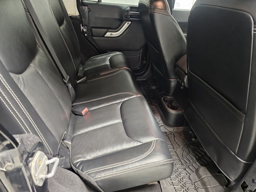 2013 Jeep Wrangler Unlimited Image 13