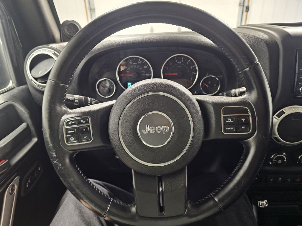 2013 Jeep Wrangler Unlimited Image 16