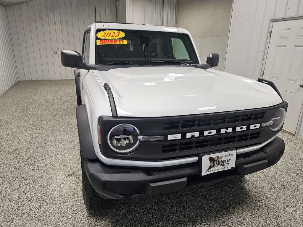 2025 Ford Bronco Image 3