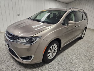 Image for 2017 Chrysler Pacifica Touring L ID: 6981787