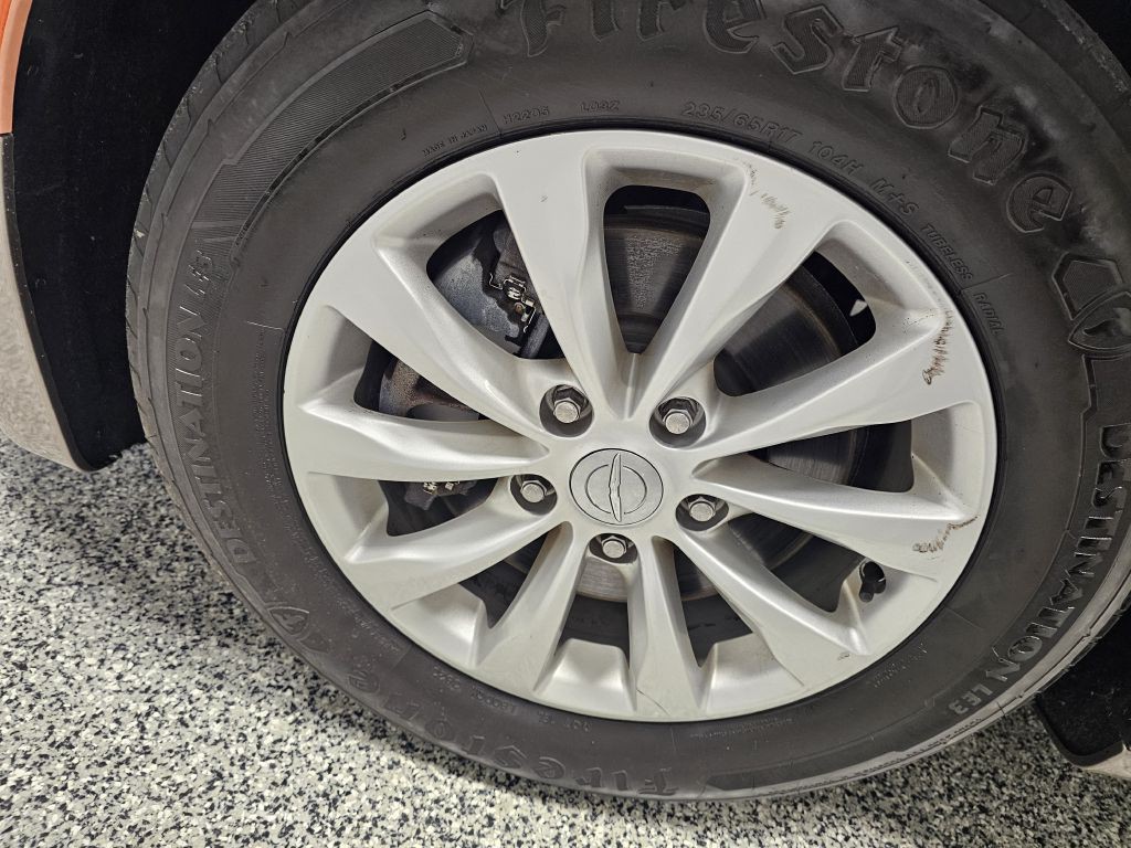 2017 Chrysler Pacifica Image 7