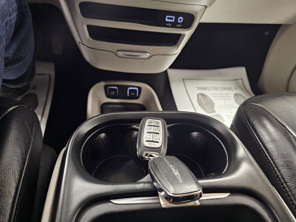 2017 Chrysler Pacifica Image 21