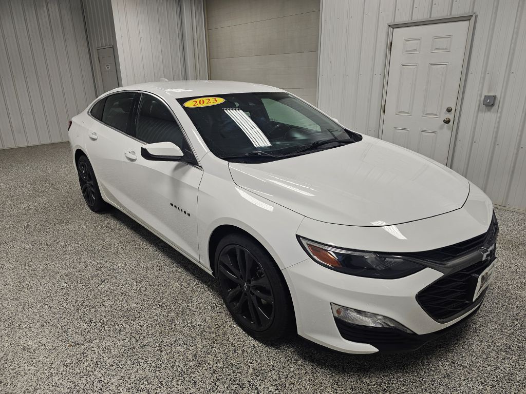 2023 Chevrolet Malibu Image 2