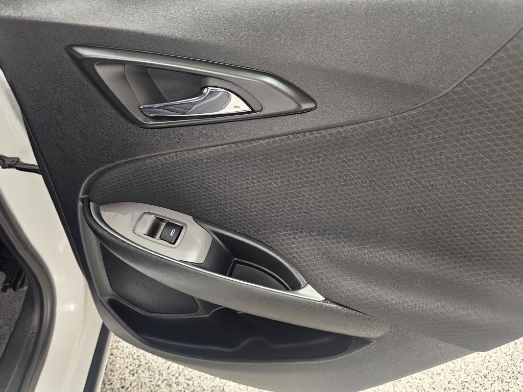 2023 Chevrolet Malibu Image 13