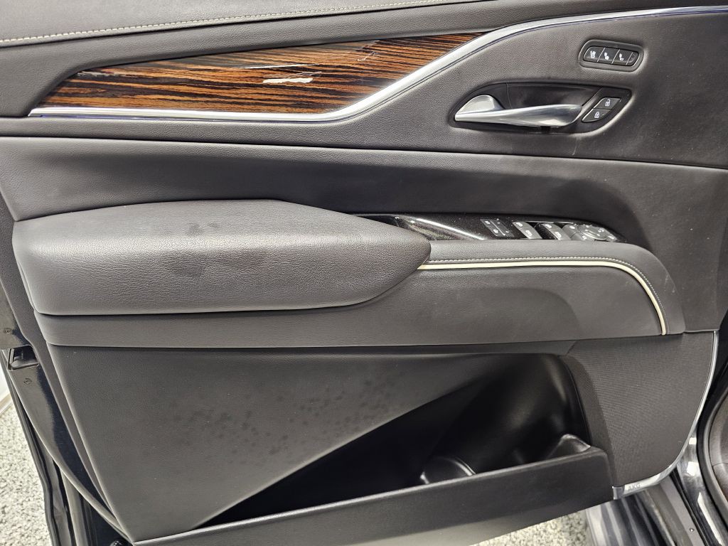 2021 Cadillac Escalade Image 9