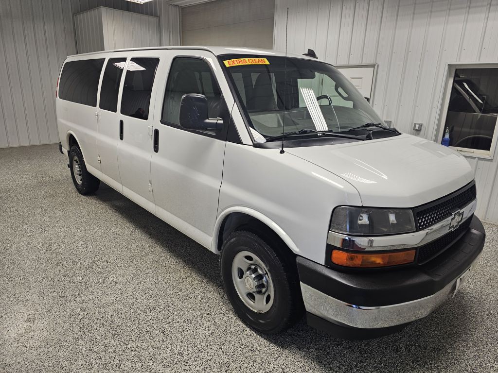 2017 Chevrolet Express Image 2