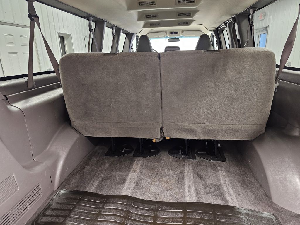 2017 Chevrolet Express Image 9