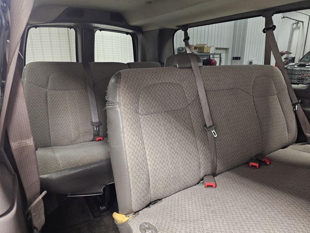 2017 Chevrolet Express Image 13