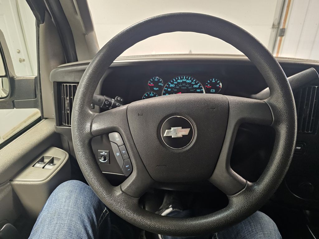2017 Chevrolet Express Image 16