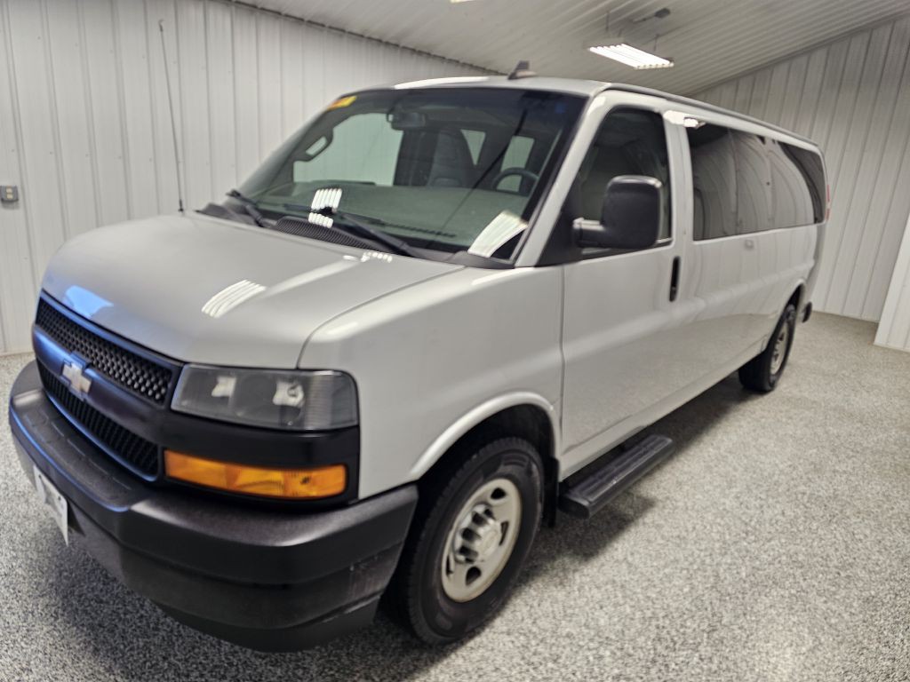 2018 Chevrolet Express Image 1