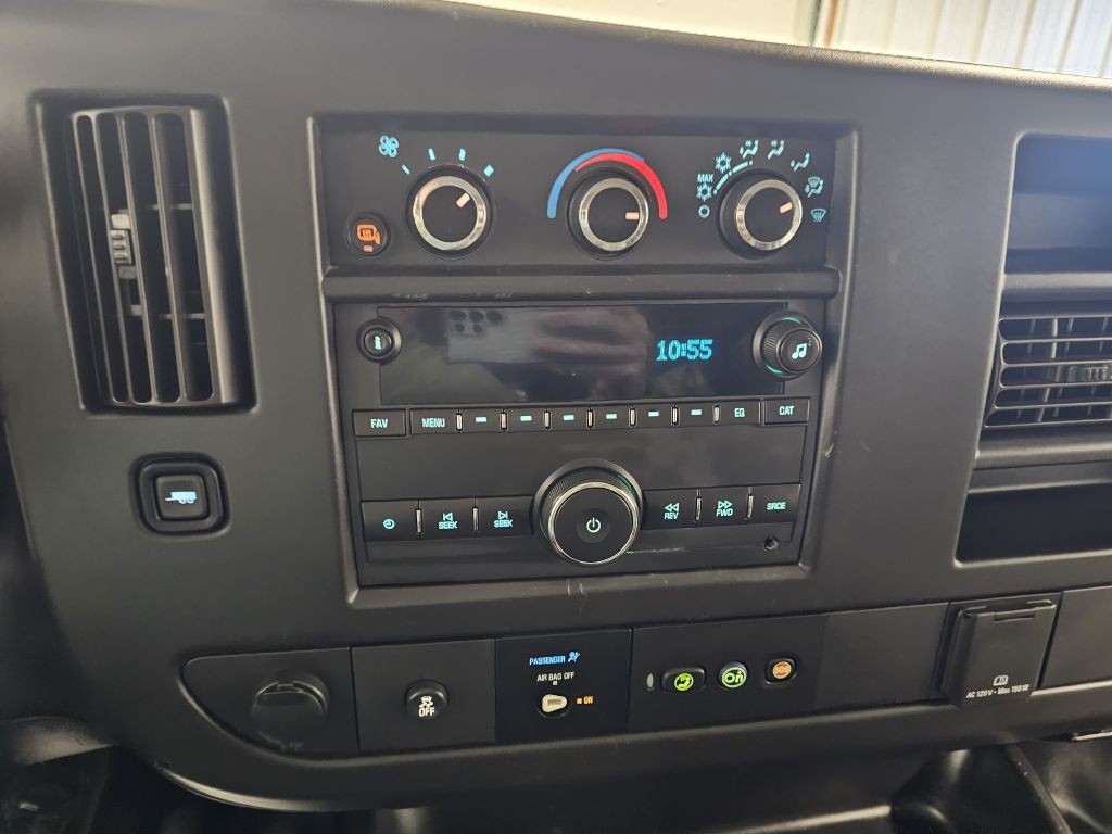 2018 Chevrolet Express Image 17