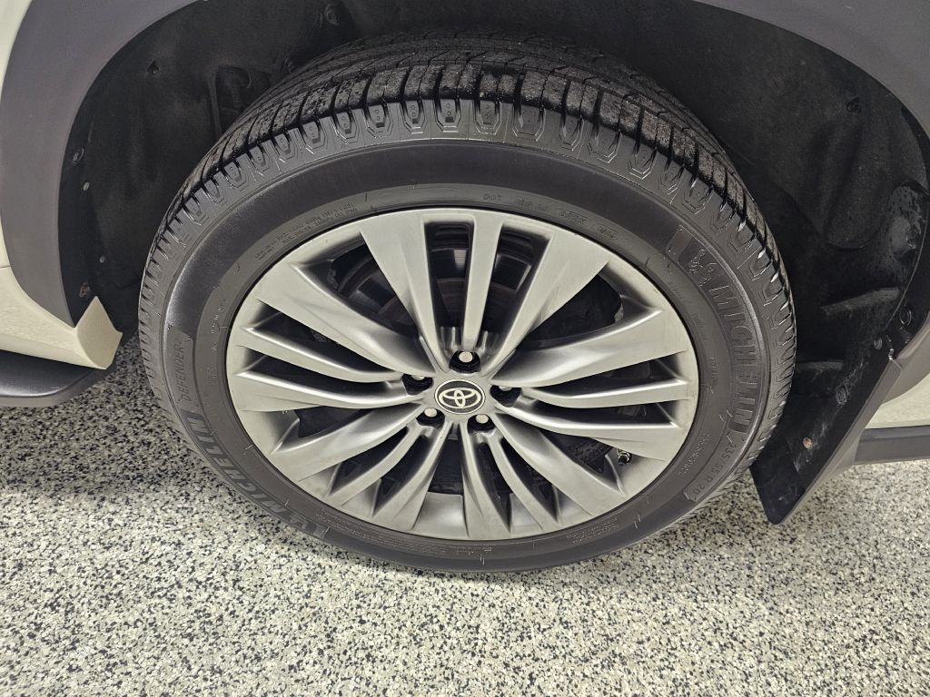 2020 Toyota Highlander Image 8