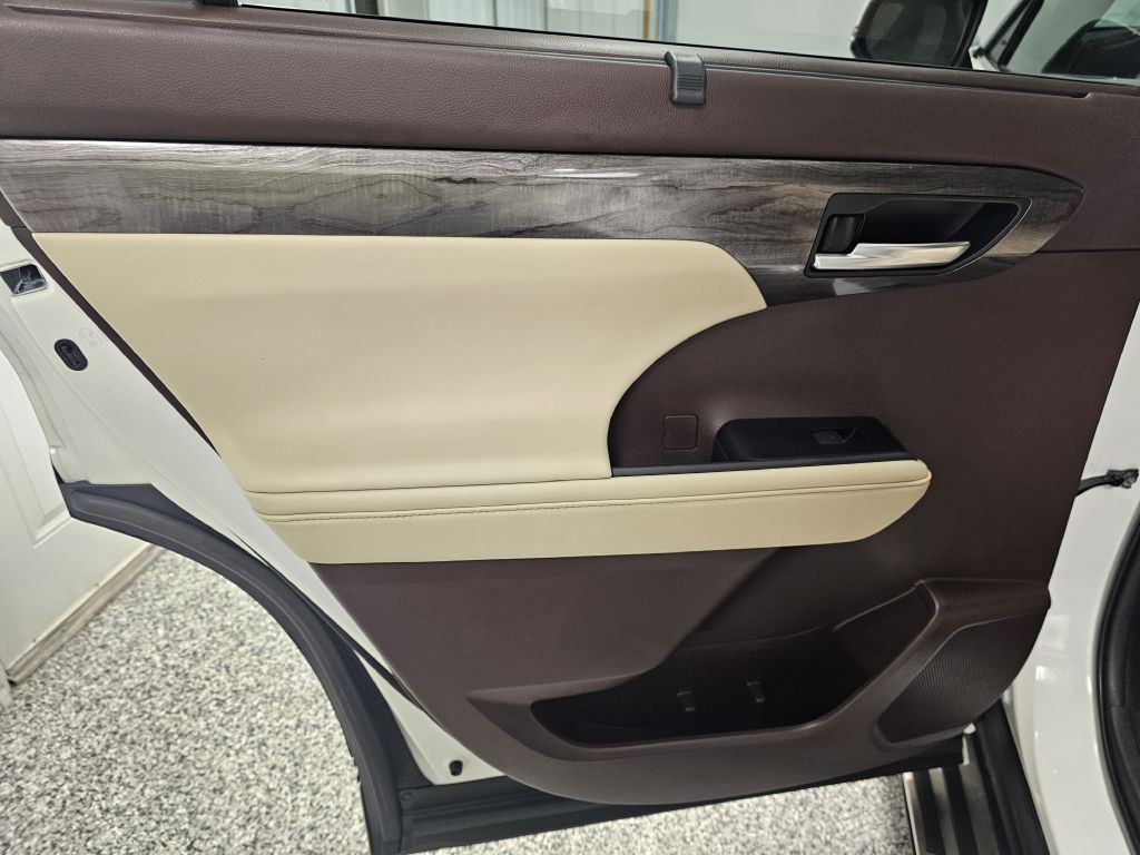 2020 Toyota Highlander Image 11