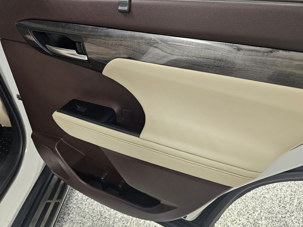 2020 Toyota Highlander Image 15