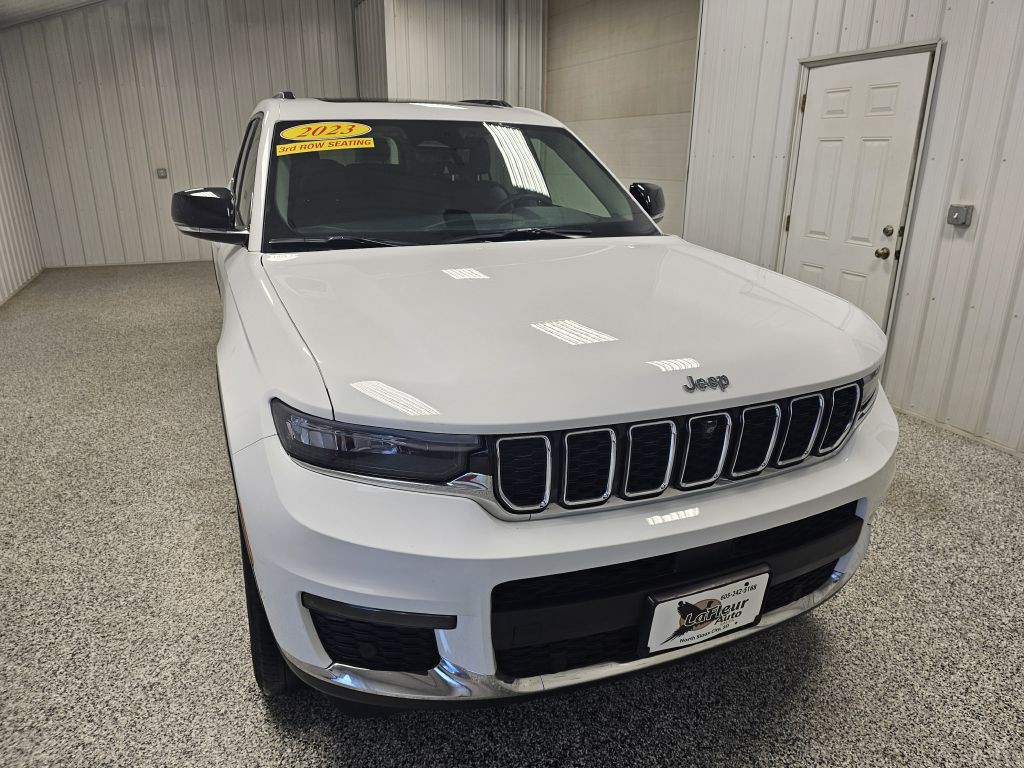 2023 Jeep Grand Cherokee Image 3