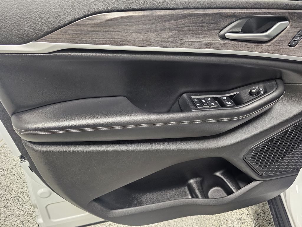 2023 Jeep Grand Cherokee Image 9