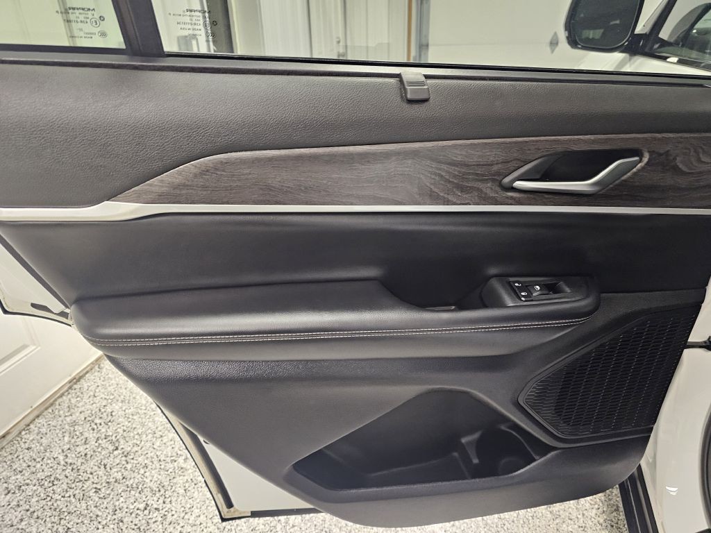 2023 Jeep Grand Cherokee Image 11