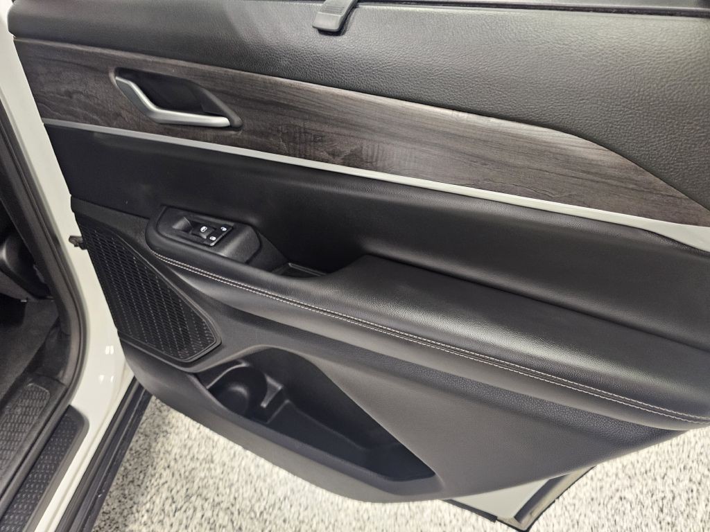 2023 Jeep Grand Cherokee Image 15