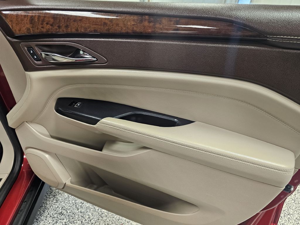 2015 Cadillac SRX Image 16