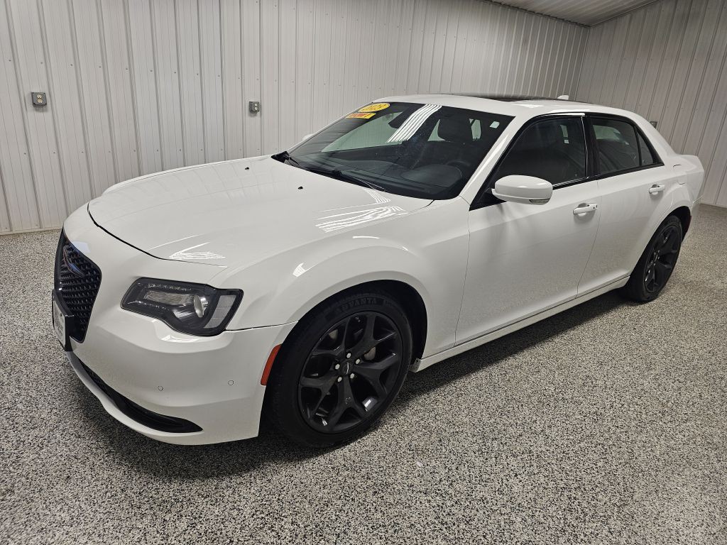 2023 Chrysler 300 Image 1
