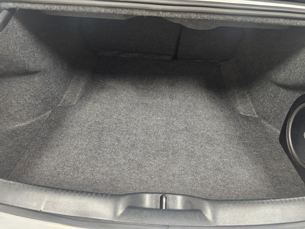 2023 Chrysler 300 Image 13