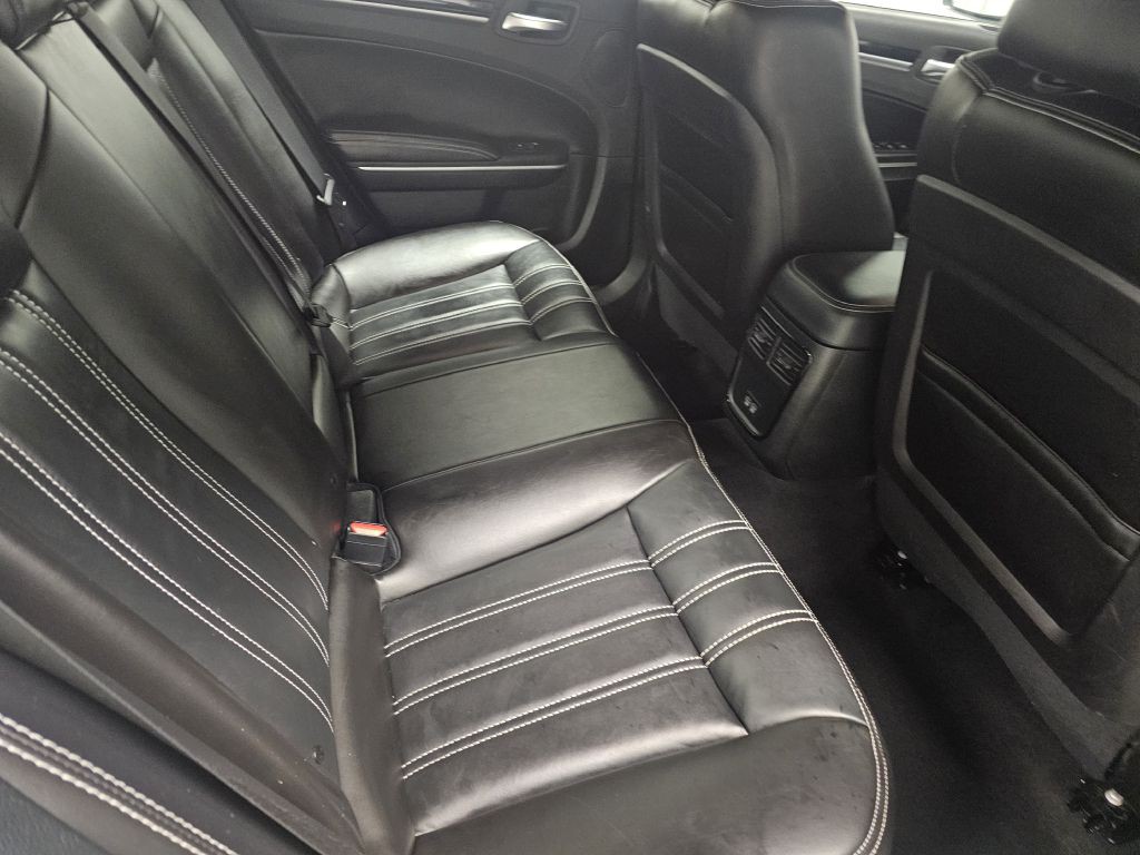2023 Chrysler 300 Image 15
