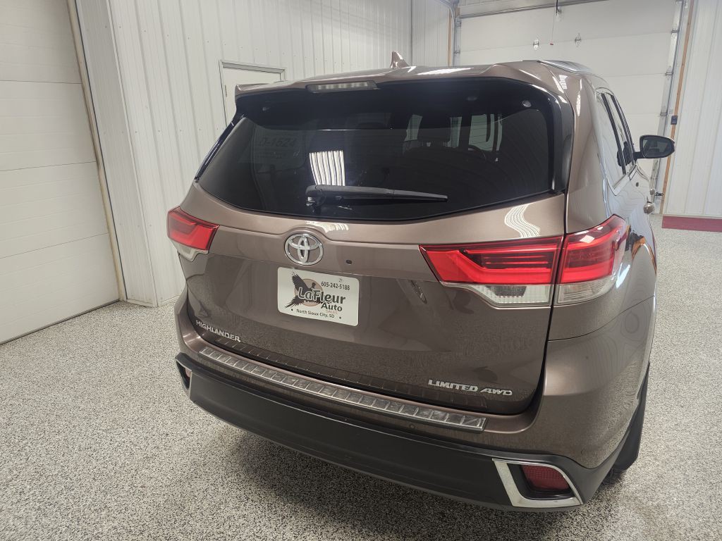2018 Toyota Highlander Image 6