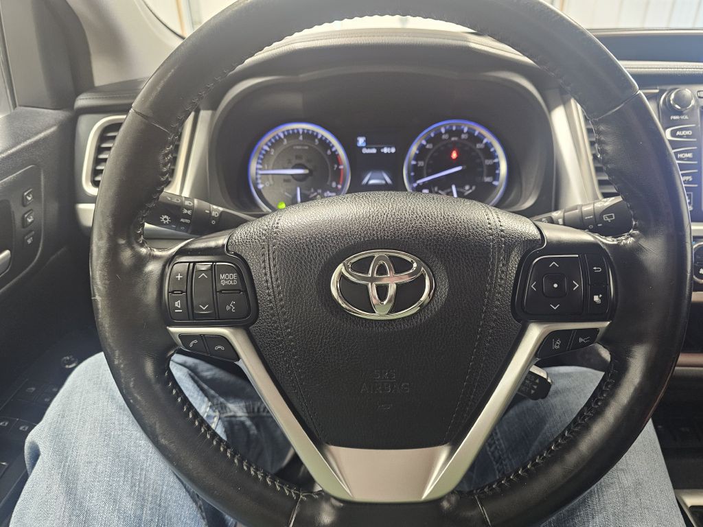 2018 Toyota Highlander Image 19