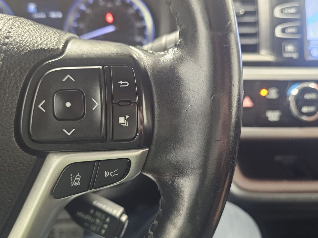 2018 Toyota Highlander Image 21