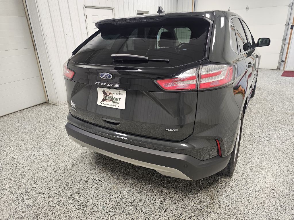 2022 Ford Edge Image 6