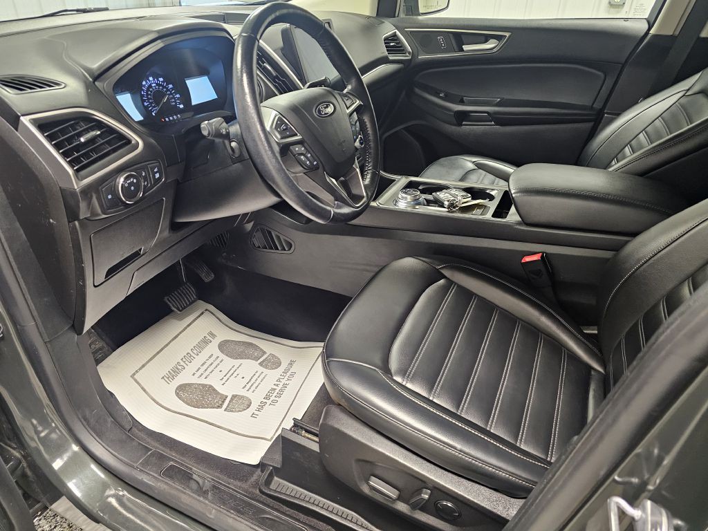 2022 Ford Edge Image 9