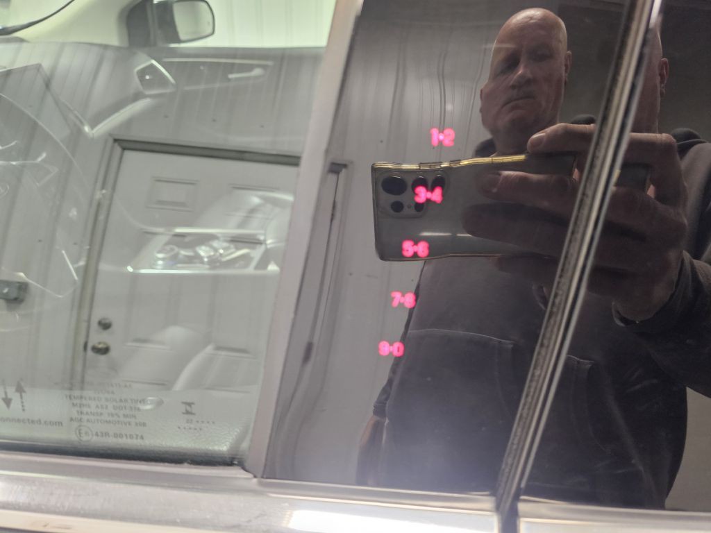 2022 Ford Edge Image 13