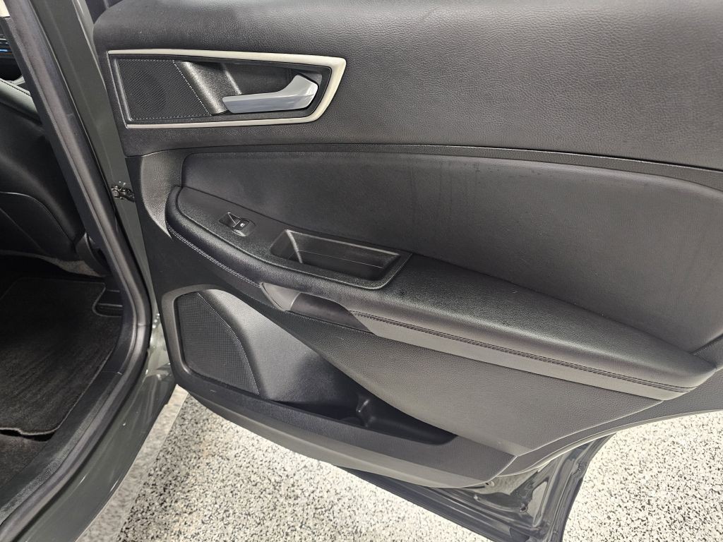 2022 Ford Edge Image 14
