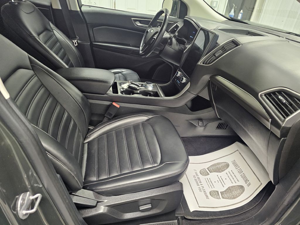 2022 Ford Edge Image 17