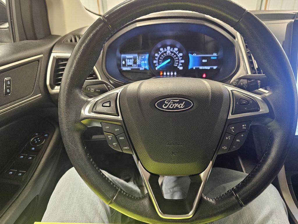 2022 Ford Edge Image 18