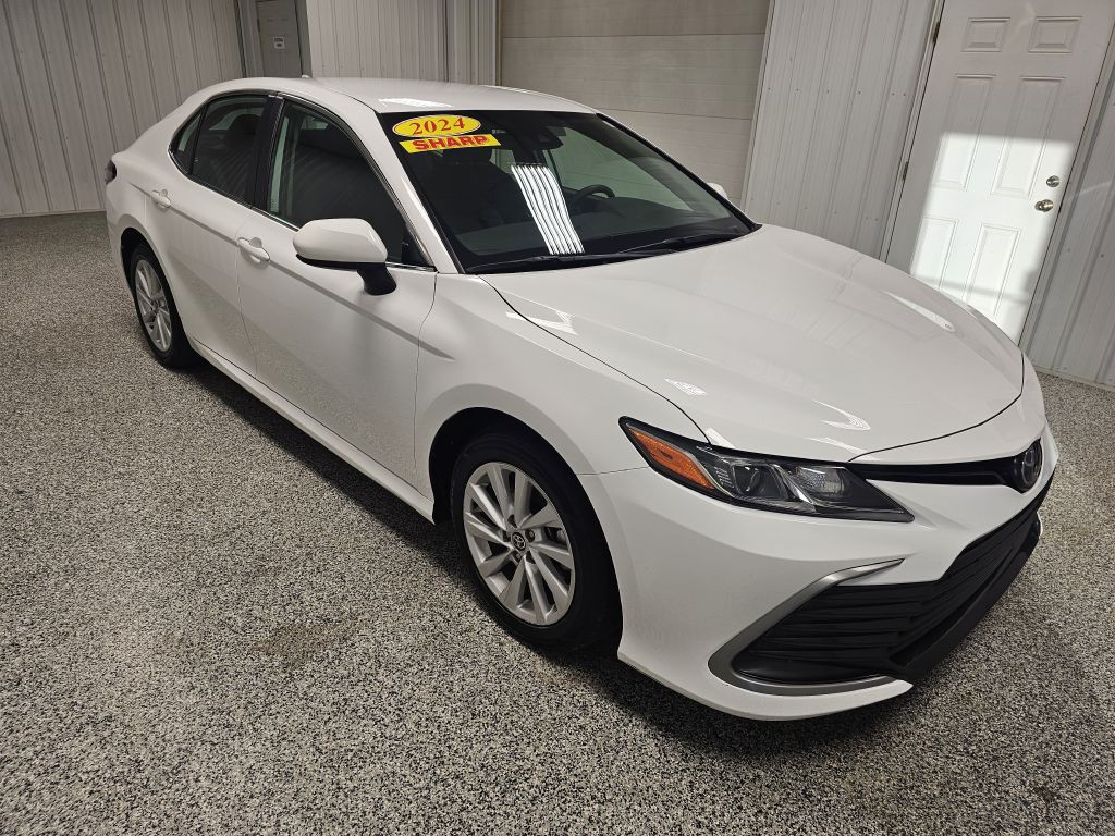 2024 Toyota Camry Image 2