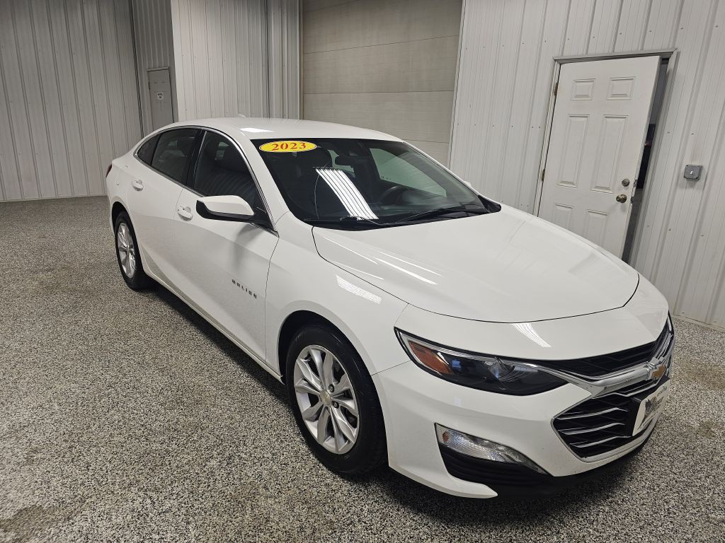 2023 Chevrolet Malibu Image 2