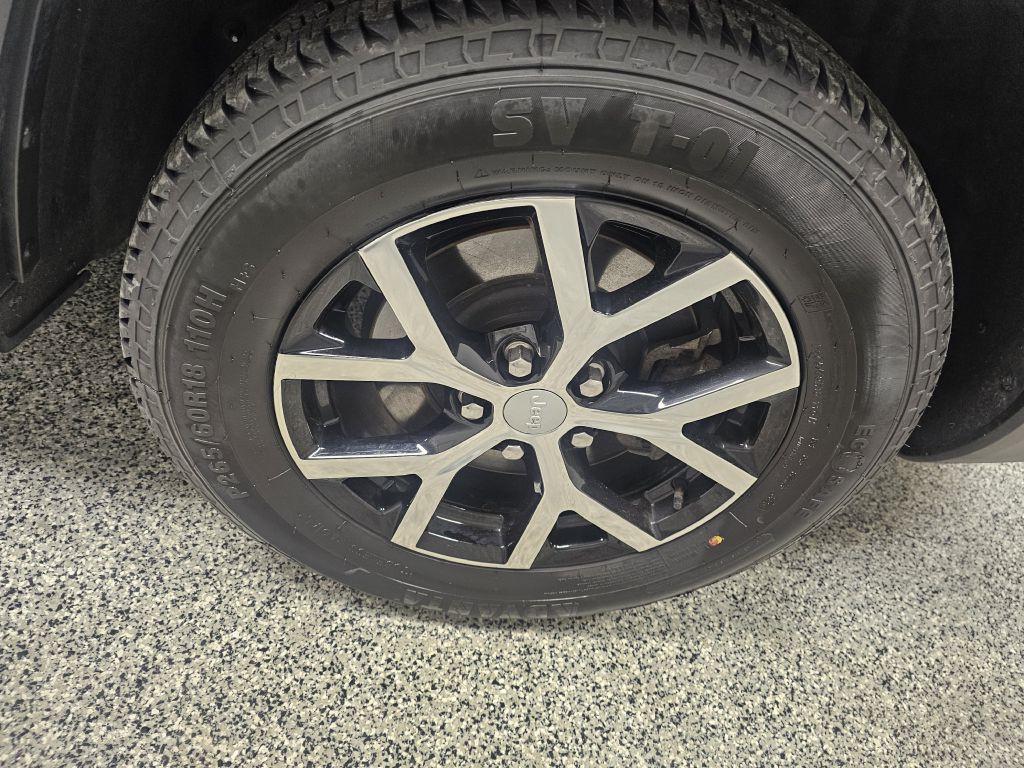 2024 Jeep Grand Cherokee Image 8