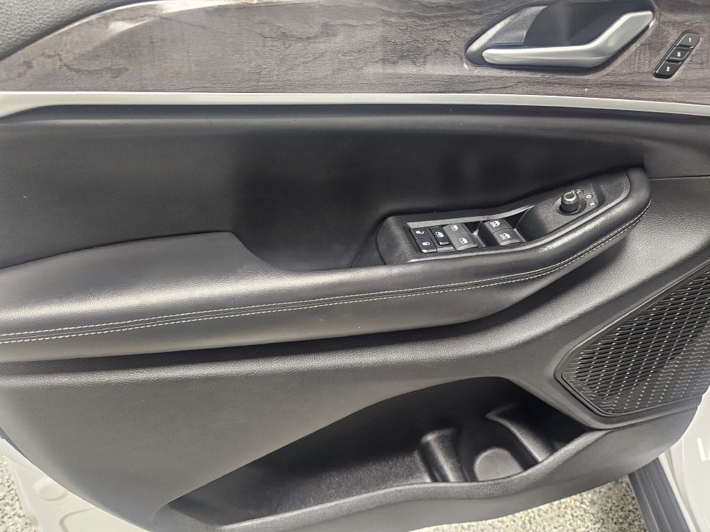 2024 Jeep Grand Cherokee Image 9