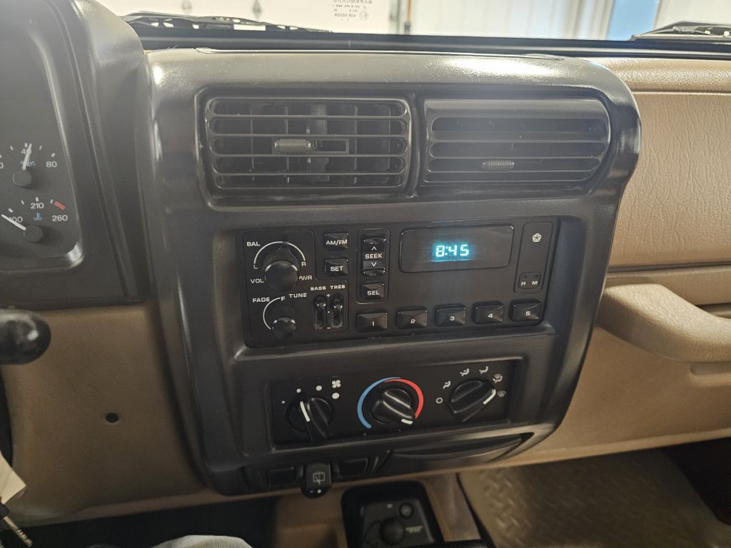 1999 Jeep Wrangler Image 15