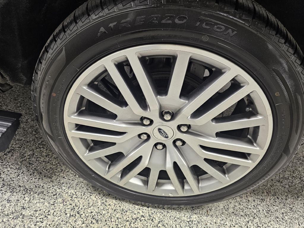 2023 Ford Expedition Image 8